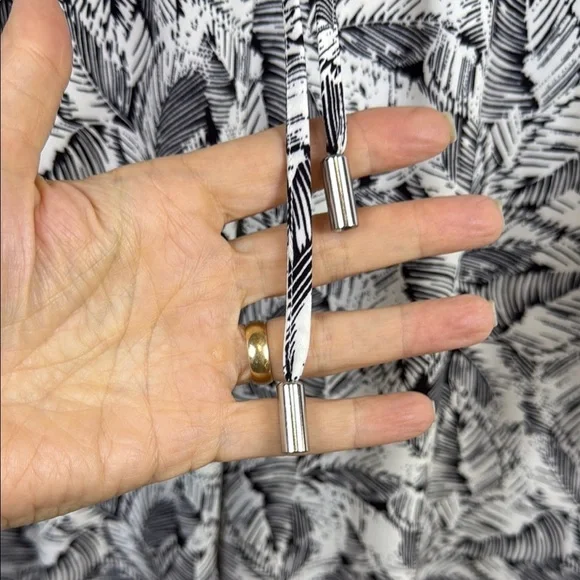 Banana Republic Black and Cream Tropical Print Jumpsuit, Size 6 - Picture 3 of 8